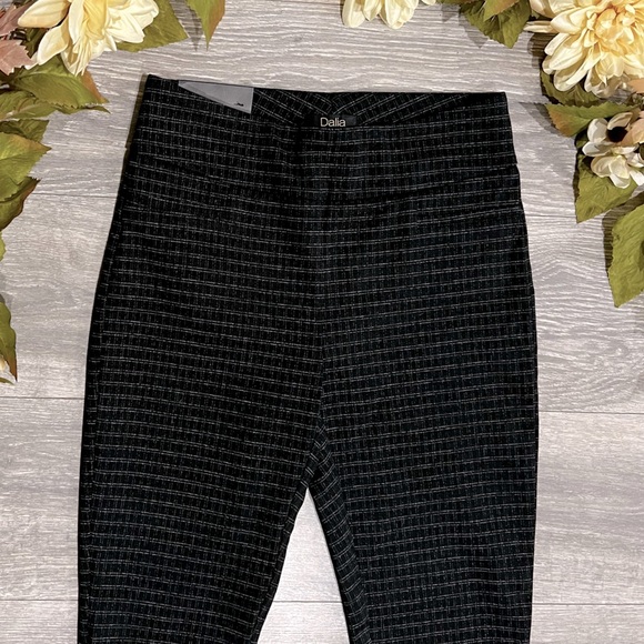 Dalia women's Ponte Pull On Tummy Control Panel Pants Black/ Off-White. Size XS - Picture 6 of 10